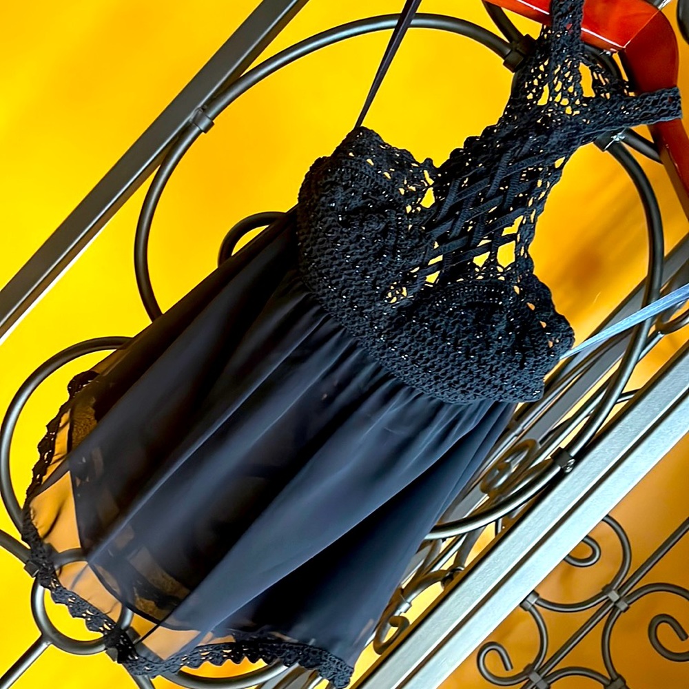 MAX AZRIA COLLECTION Silk Crotchet Halter Top